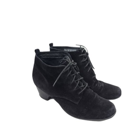 Clarks Shoes - Clarks Suede Black Leyden Lace Up Ankle Booties 7M